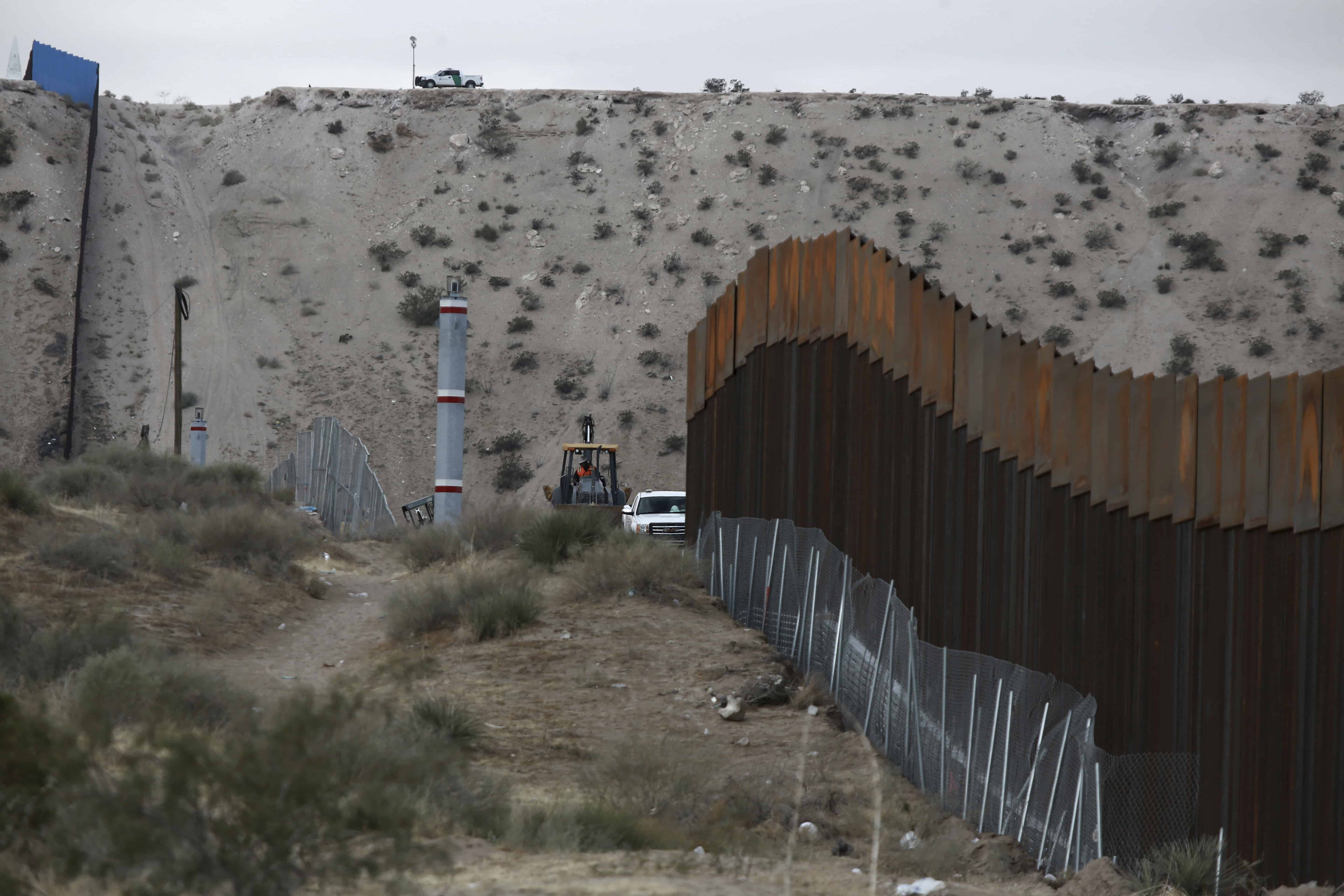 Border area. Граница Мексики и США. Границы США. Texas Mexican border. Подробное фото стены Техас Мексика.