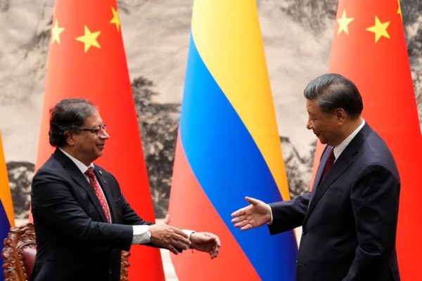 Presidents Petro and Xi shaking hands